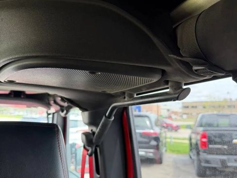Used 2018 Jeep Wrangler Unlimited Rubicon AWD/4WD image 14