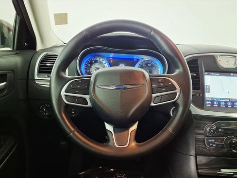 Used 2019 Chrysler 300 Touring L w/ Quick Order Package 22F image 15
