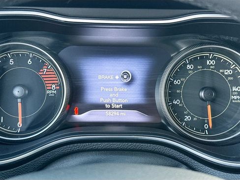 Used 2021 Jeep Cherokee Latitude Lux w/ Comfort/Convenience Group AWD/4WD image 13