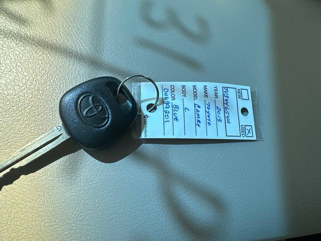 Used 2013 Toyota Camry FWD image 15