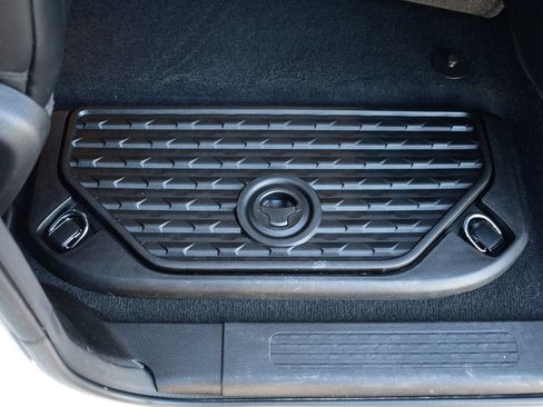 Used 2025 RAM 1500 Laramie AWD/4WD image 30
