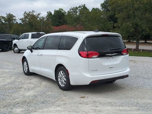 New 2026 Chrysler Voyager LX image 3