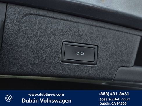 Certified 2024 Volkswagen Atlas Cross Sport SE image 23