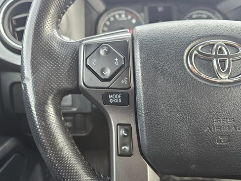 Used 2019 Toyota Tacoma TRD Off-Road w/ TRD Premium Off Road Package AWD/4WD image 25
