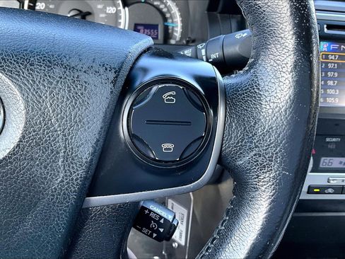 Used 2012 Toyota Camry XLE image 18