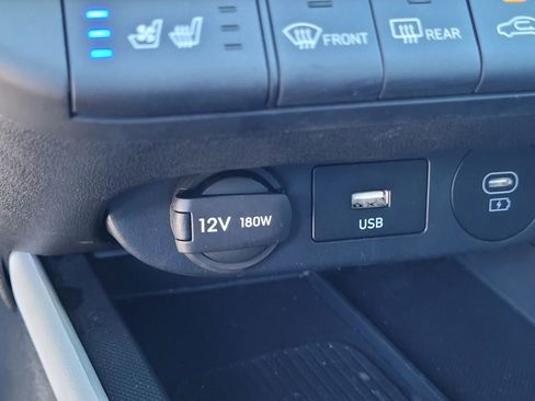 Used 2025 Hyundai Elantra Limited FWD image 23