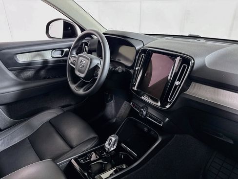Used 2024 Volvo XC40 B5 Plus w/ Climate Package AWD/4WD image 29