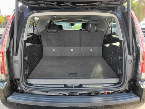 Used 2019 Cadillac Escalade ESV Premium Luxury image 6