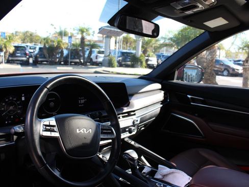 Certified 2023 Kia Telluride SX image 17