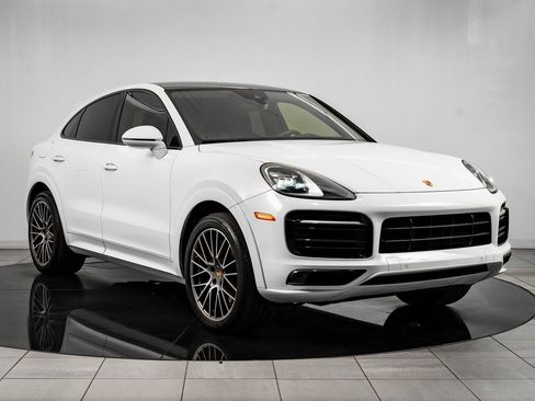 Certified 2023 Porsche Cayenne Platinum Edition image 10