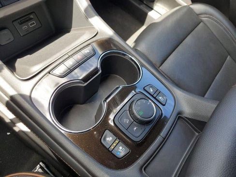 Used 2023 GMC Acadia AT4 w/ Technology Package AWD/4WD image 28