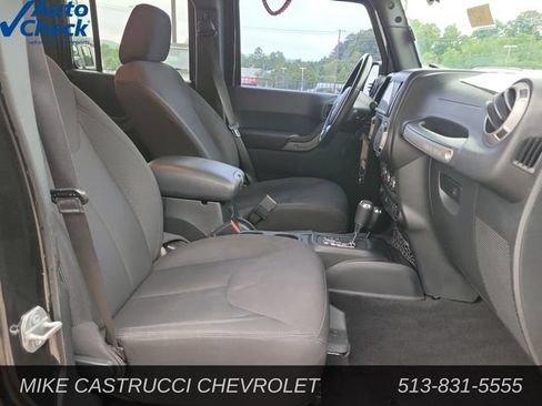 Used 2016 Jeep Wrangler Unlimited Sport w/ Connectivity Group AWD/4WD image 22