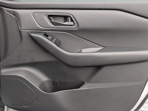 Certified 2025 Nissan Rogue S image 29