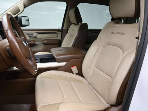 Used 2019 RAM 1500 Laramie AWD/4WD image 33