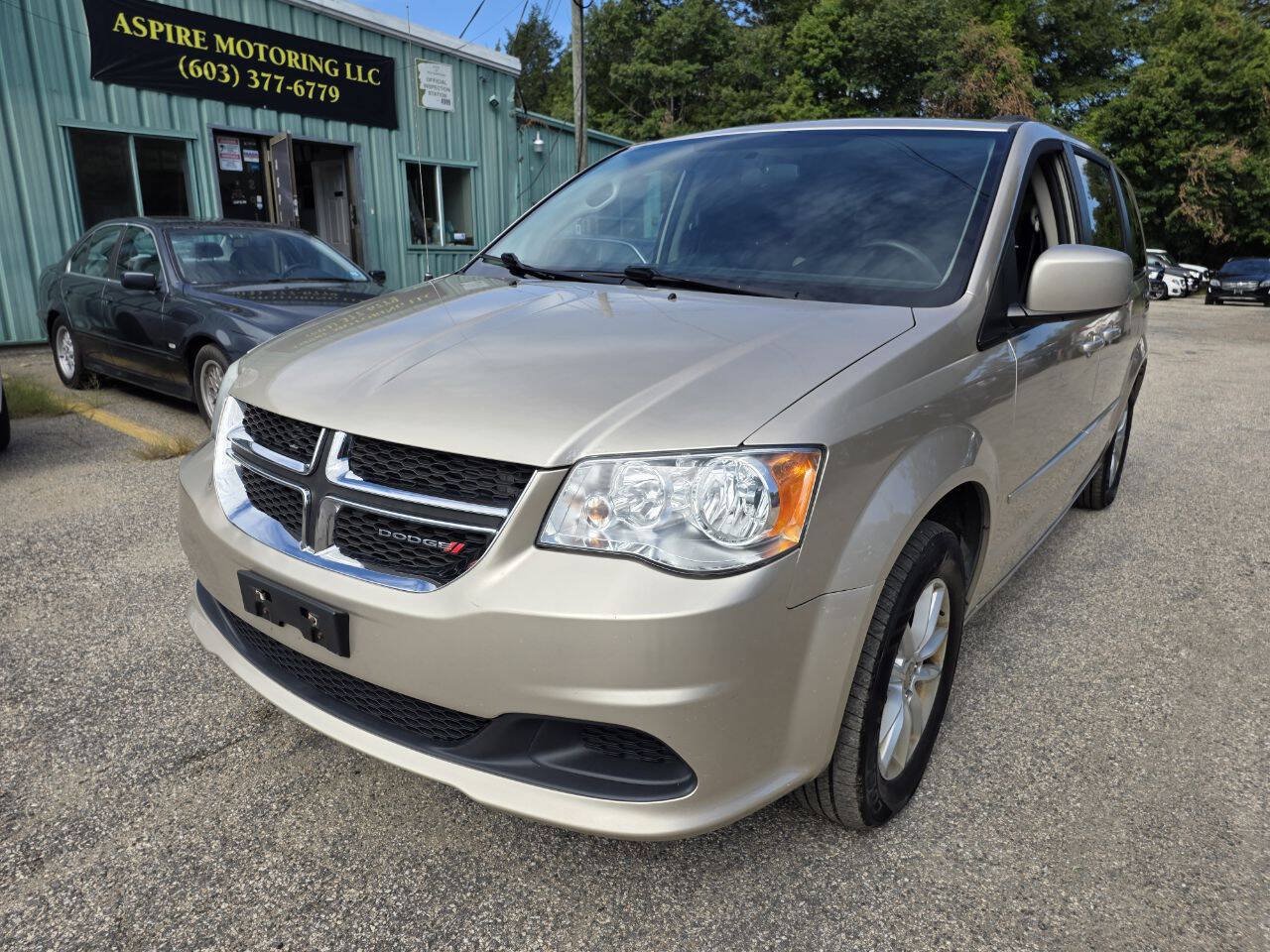 Used 2015 Dodge Grand Caravan SXT FWD image 4