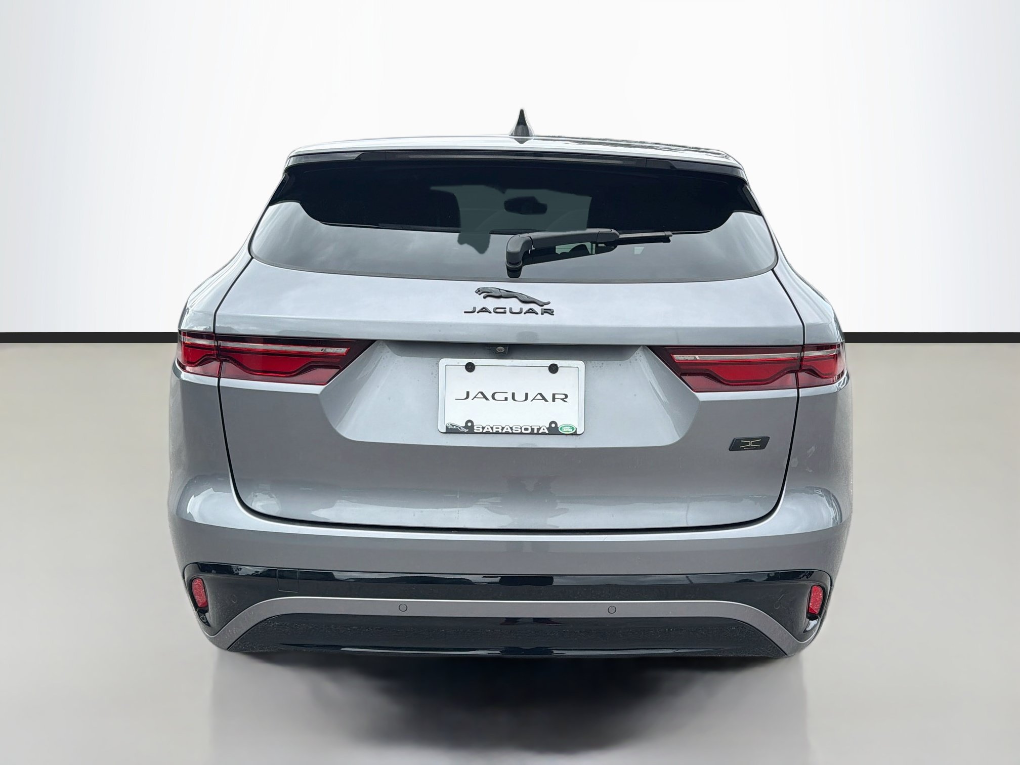Used 2026 Jaguar F-PACE R-Dynamic S AWD/4WD image 4