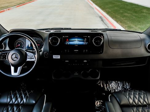 Used 2023 Mercedes-Benz Sprinter 3500 w/ Parking Package image 32