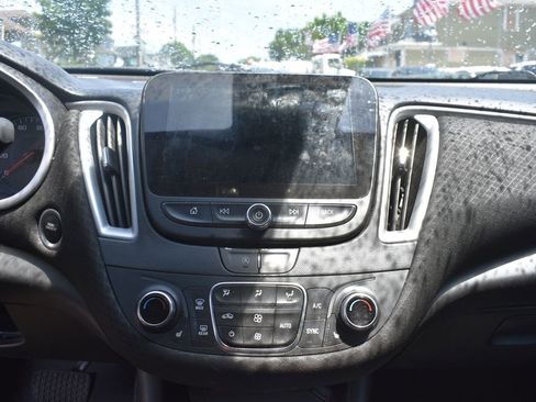 Used 2024 Chevrolet Malibu LT FWD image 16