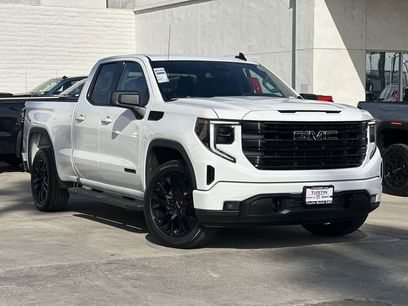 New 2026 GMC Sierra 1500 Elevation w/ LPO, Elevation Black Package