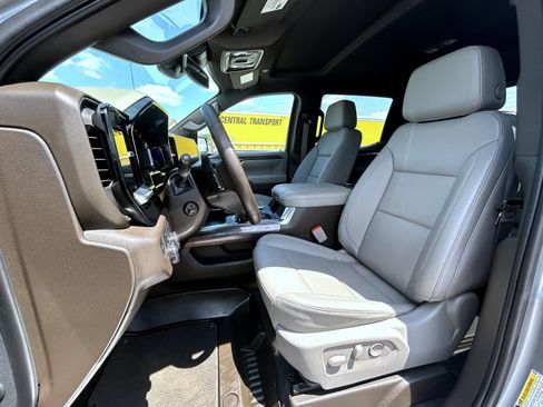 Certified 2025 Chevrolet Silverado 1500 LTZ w/ LTZ Convenience Package II AWD/4WD image 11