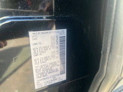 Used 2025 Nissan Pathfinder SV image 29