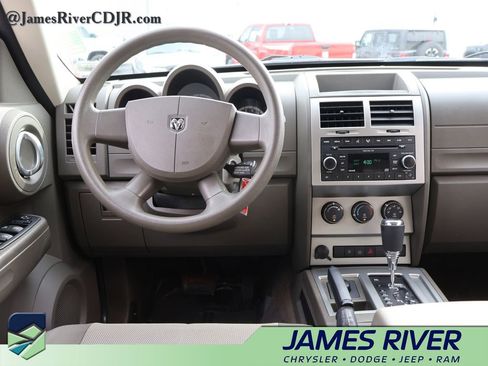 Used 2008 Dodge Nitro SXT image 18