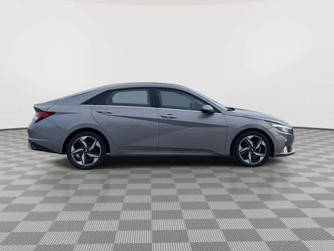 Used 2023 Hyundai Elantra Limited image 9