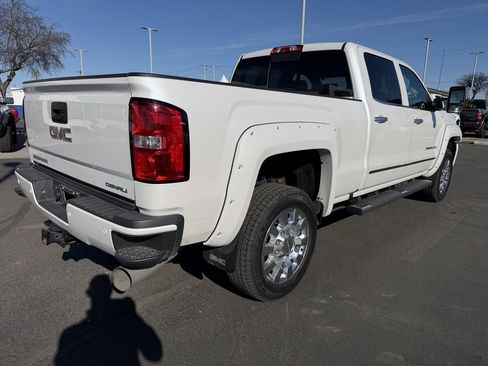 Used 2019 GMC Sierra 2500 Denali w/ Duramax Plus Package image 4