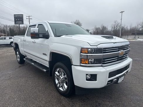 Used 2017 Chevrolet Silverado 2500 High Country w/ Duramax Plus Package image 3