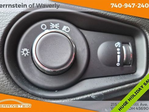 Used 2023 Jeep Renegade Latitude image 17