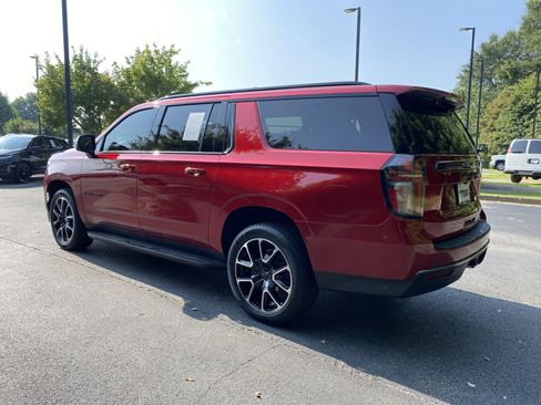 Used 2022 Chevrolet Suburban RST w/ Luxury Package AWD/4WD image 7