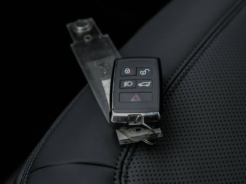 New 2026 Land Rover Defender 110 X-Dynamic SE AWD/4WD image 65