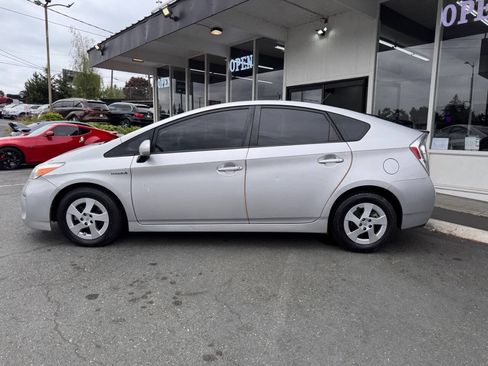 Used 2012 Toyota Prius Two FWD image 2