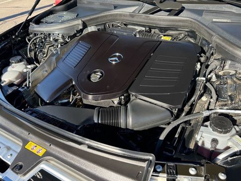 Certified 2025 Mercedes-Benz GLC 300 image 26