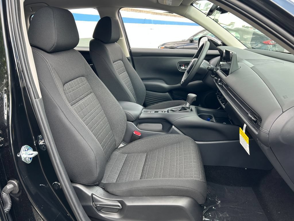 Used 2027 Honda HR-V LX image 19