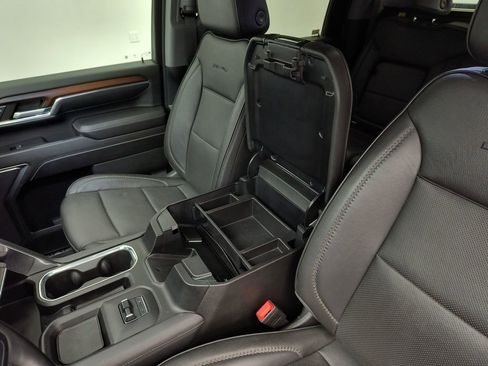 Used 2024 GMC Sierra 3500 Denali w/ Denali Reserve Package image 28