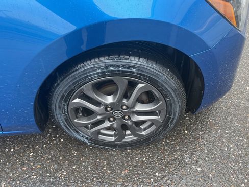 Used 2019 Toyota Yaris LE FWD image 9