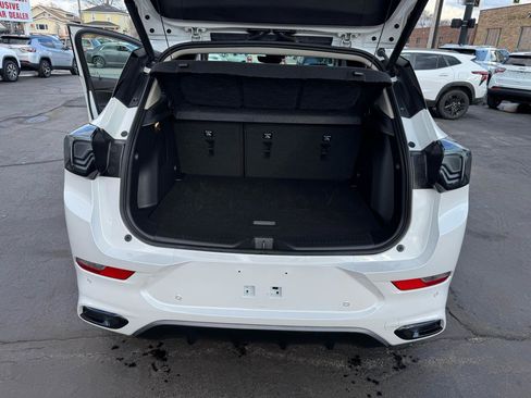 Used 2025 Buick Encore GX Avenir w/ Avenir Technology Package image 31