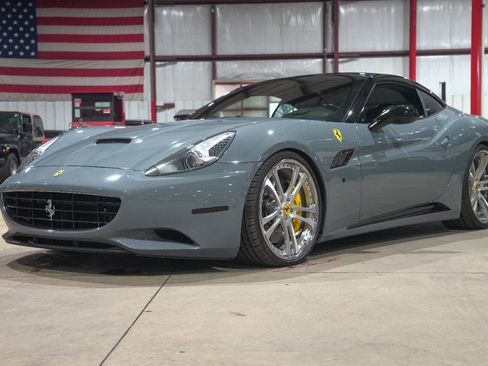 Used 2010 Ferrari California image 17
