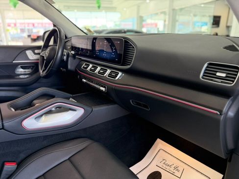 Used 2024 Mercedes-Benz GLE 350 4MATIC w/ AMG Line Exterior image 17