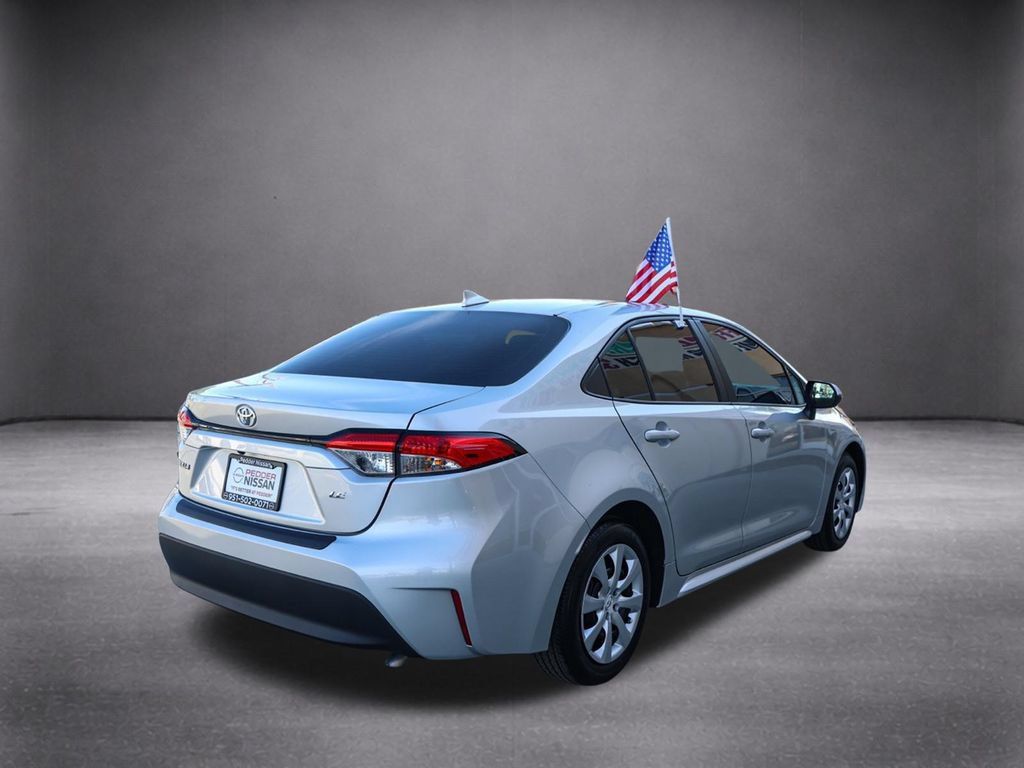 Used 2026 Nissan Kicks SV w/ Charging Package FWD image 34