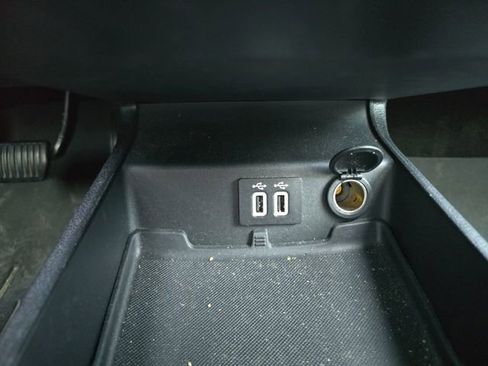 Used 2019 Ford Fusion SE image 6