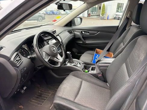 Used 2017 Nissan Rogue SV AWD/4WD image 4