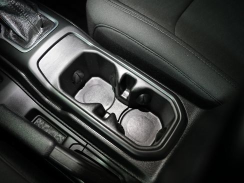 Used 2020 Jeep Wrangler Sport image 29