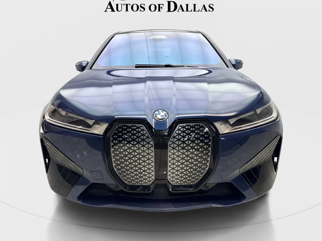 Used 2024 BMW iX xDrive50 w/ Sport Package AWD/4WD image 4