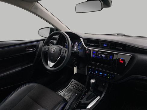 Used 2018 Toyota Corolla SE FWD image 18
