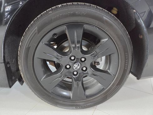 Used 2015 Toyota Sienna SE image 11