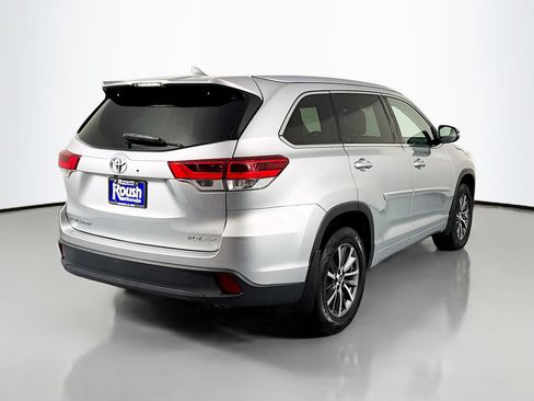 Used 2017 Toyota Highlander XLE image 5