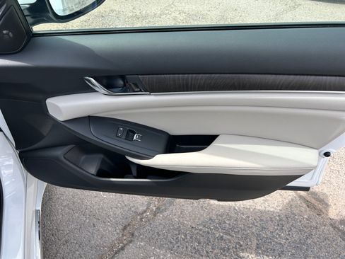 Used 2022 Honda Accord Touring image 33