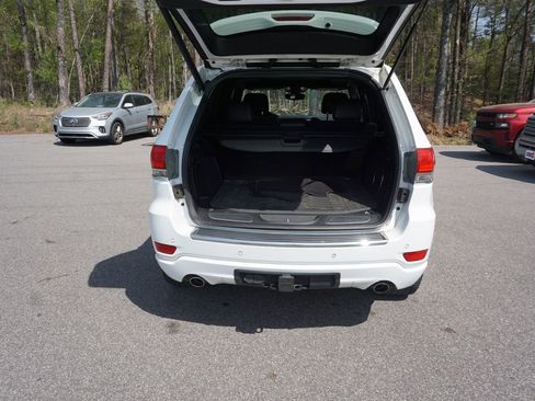 Used 2017 Jeep Grand Cherokee Overland image 15